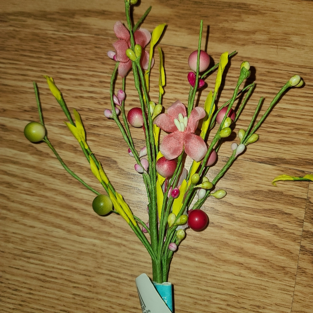 Pink Pastel Spring Flower pick. NEVER USED 💥